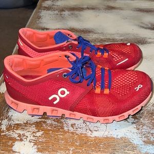 On Cloud women tennis shoe